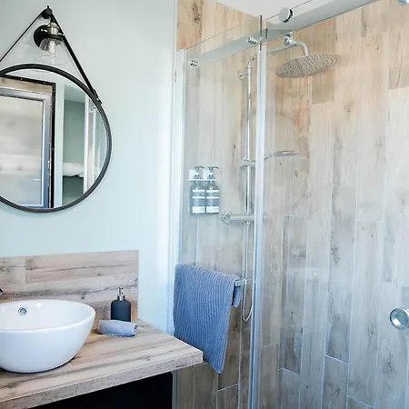Tiny Contemporaine Et Cosy Avec Jacuzzi