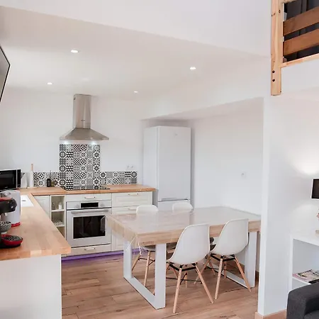 Casa vacanze Tiny Contemporaine Et Cosy Avec Jacuzzi