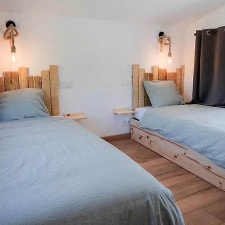 Casa vacanze Tiny Contemporaine Et Cosy Avec Jacuzzi
