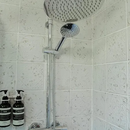 Tiny Contemporaine Et Cosy Avec Jacuzzi Aureilhan (Landes)
