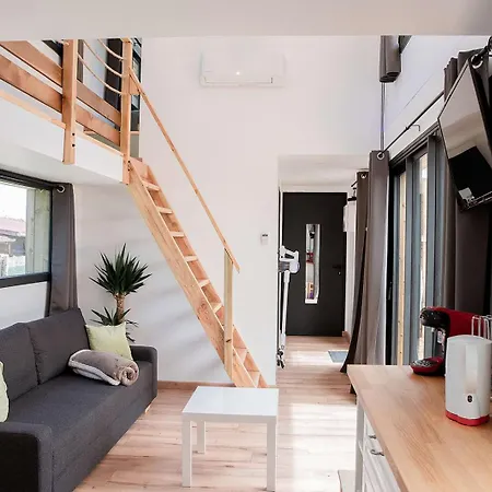 Casa vacanze Tiny Contemporaine Et Cosy Avec Jacuzzi